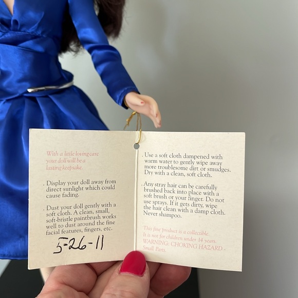 Kate Middleton “The Royal Engagement” Doll - Picture 3 of 9